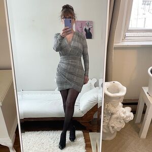 BLACK WHITE HOUNDSTOOTH FAUX WRAP LONG SLEEVE DRESS RUCHED STRETCH PLAID